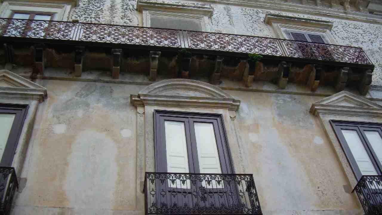 Palazzo Del Trono