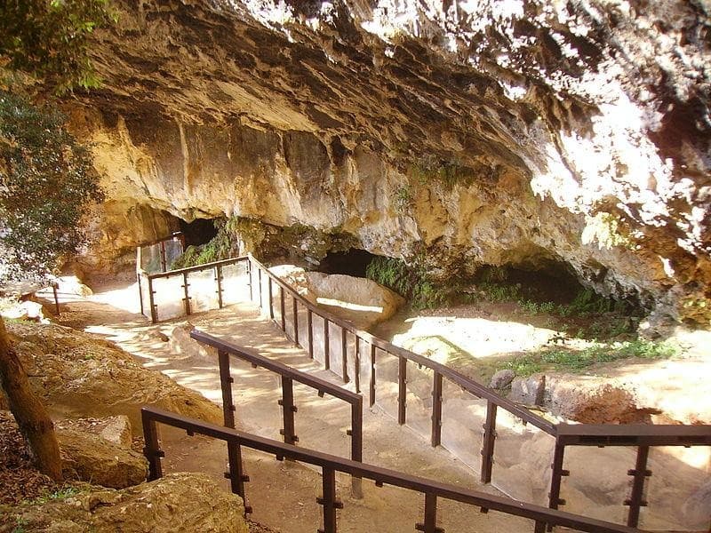 Grotta del Romito